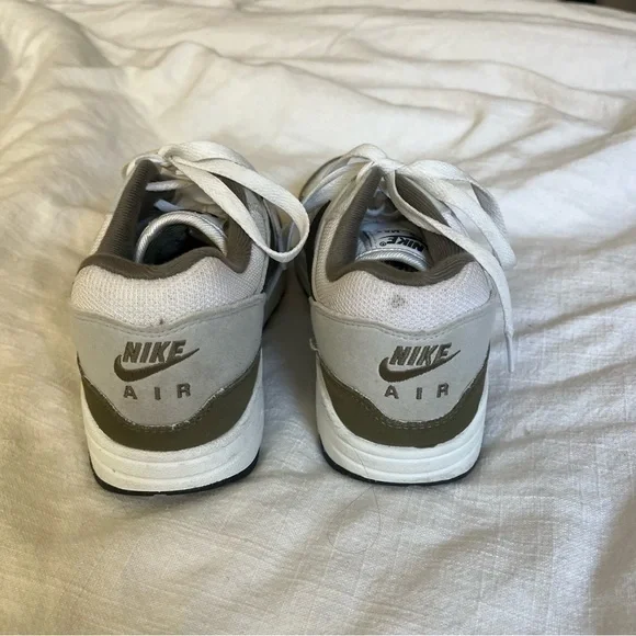 Nike Air Max 1 (Men’s 7 or Women’s 9) - Picture 3 of 5
